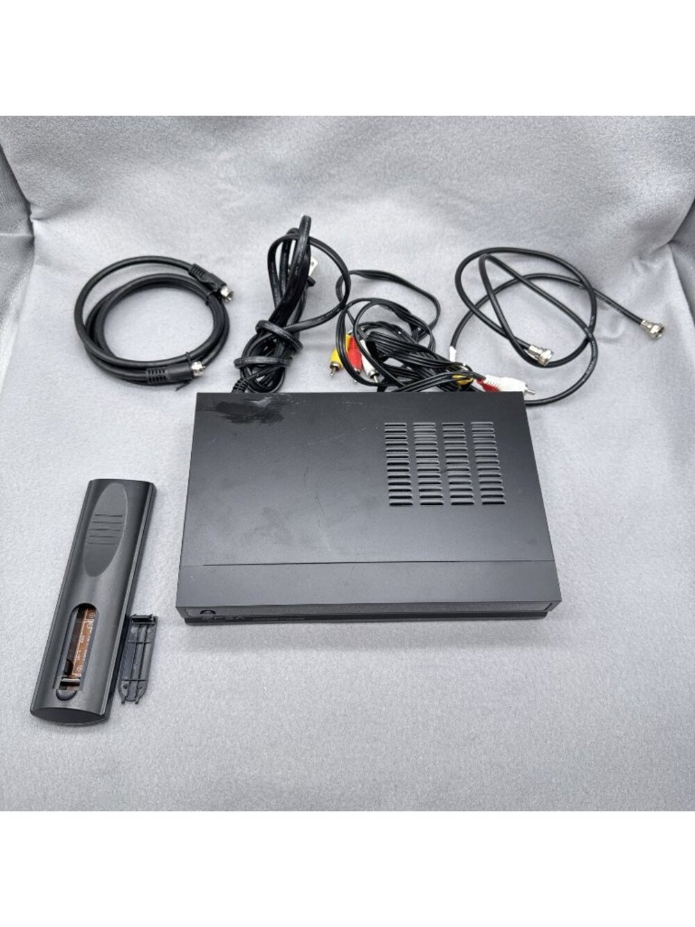 Apex DT250 Digital TV Converter Box Analog Pass Through Remote Instrux UNTESTED